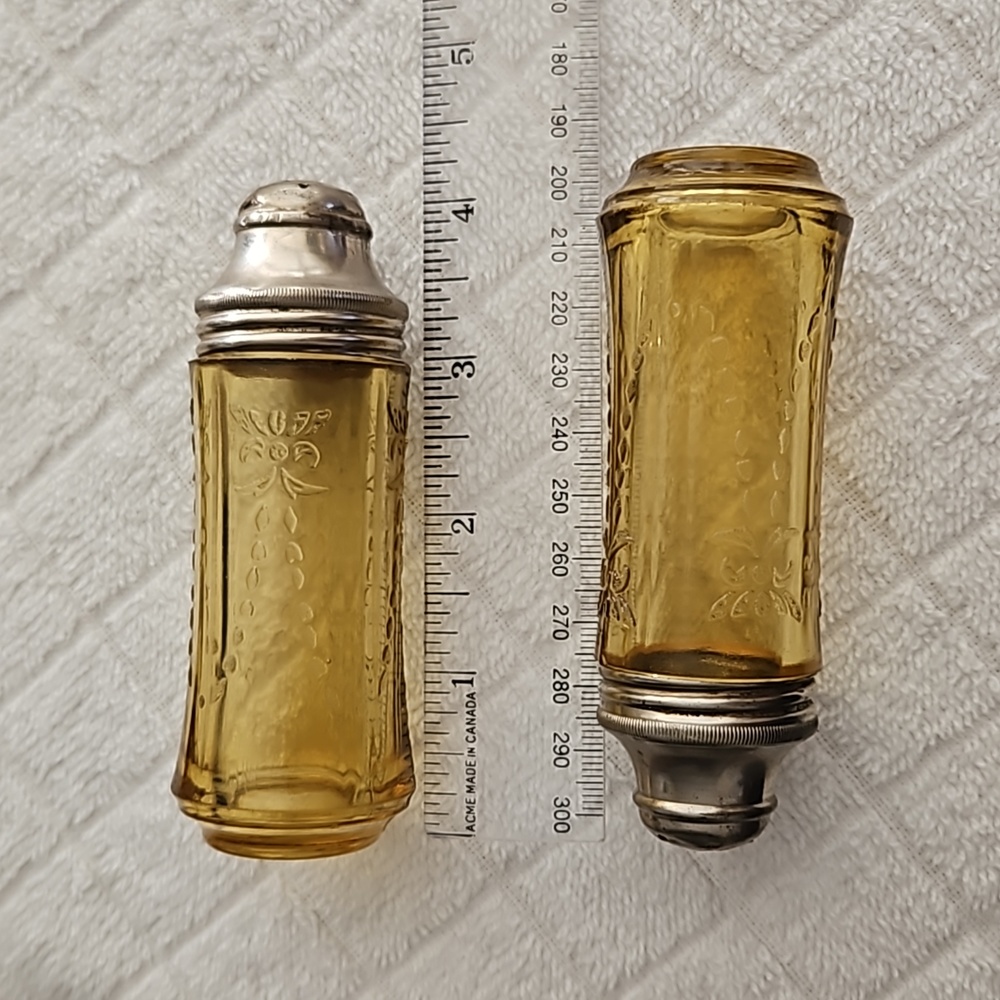 Madrid Pattern Amber Colour Salt and Pepper Shakers Depression Glass Vintage - Picture 3 of 7